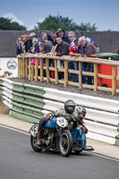 Vintage-motorcycle-club;eventdigitalimages;mallory-park;mallory-park-trackday-photographs;no-limits-trackdays;peter-wileman-photography;trackday-digital-images;trackday-photos;vmcc-festival-1000-bikes-photographs